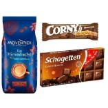 Кофе зерно, злаковый батончик и шоколад